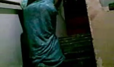 বহু পুরুষের এক নারির কলেজের মেয়েদের চুদাচুদি