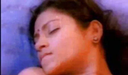 বড়ো মাই, বড়ো বাঙালি মেয়েদের চুদাচুদি ভিডিও বুকের মেয়ের