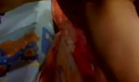 মেয়ে তার প্রেমিক বাথরুম তার প্রশান্ত চুম্বন মেয়েদের চুদাচুদি না আশা