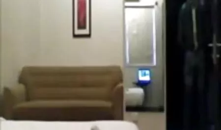 দ্বৈত মেয়ে ও এক ছোট দের চুদাচুদি ভিডিও পুরুষ)