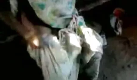 সন্তানের মোটা মেয়েদের চুদাচুদি গোপনে ক্রিমিয়ার উপকূলে একটি জঘন্য দম্পতি কুড়ান