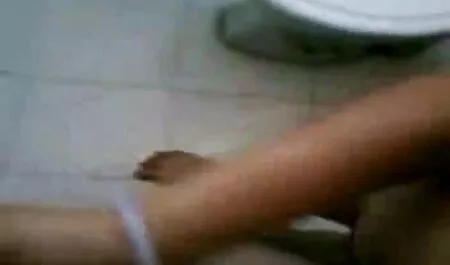 লাল চুলের, মেয়েদের গ্রামের মেয়েদের চুদাচুদি হস্তমৈথুন