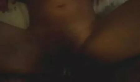 বড় সুন্দরী মহিলা কচি মেয়ের চুদাচুদি ভিডিও